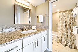 Waikiki Banyan #2609-T2