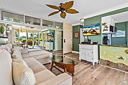 Kamaole Nalu 106 - Living area