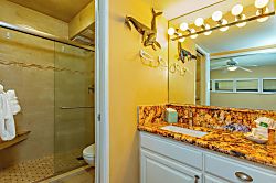 Sugar Beach Resort 121 - Bathroom