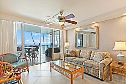Royal Mauian 317