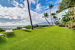 Kihei Beach Condo 303 - Property grounds