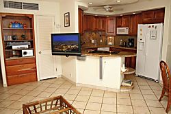 Kihei Beach Condo 303 - Private kitchen