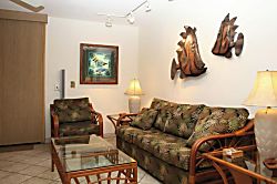 Kihei Beach Condo 303 - Living area