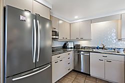 Kihei Beach Condo 306 - Private kitchen