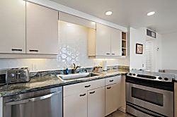 Kihei Beach Condo 306 - Private kitchen