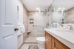 Kihei Beach 207 - Bathroom
