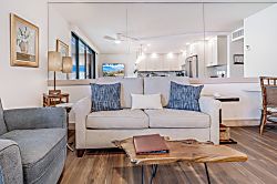 Kihei Beach 207 - Living area