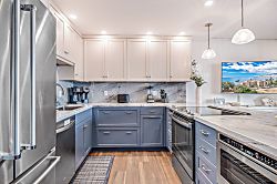 Kihei Beach 207 - Private kitchen