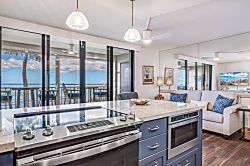 Kihei Beach 207 - Private kitchen