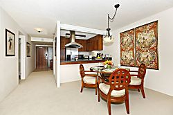 Waikiki Beach Tower #2302