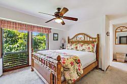Kahala 812