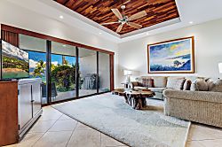Makena Surf C-103 - Living area