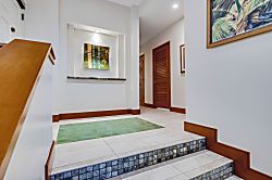 Makena Surf C-103 - Interior