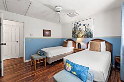 Surf and Racquet Townhouse 52