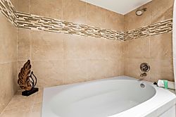 Kona Pacific D524  Kauhale