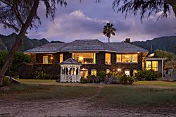 Hale Pohaku Beachfront Home Waimanalo
