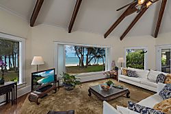 Hale Pohaku Beachfront Home Waimanalo