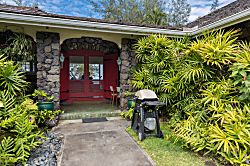Hale Pohaku Beachfront Home Waimanalo