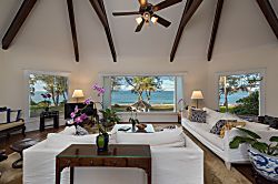 Hale Pohaku Beachfront Home Waimanalo