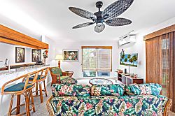Kanaloa at Kona 2103 - Living area