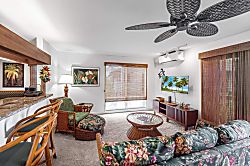 Kanaloa at Kona 2103 - Living area