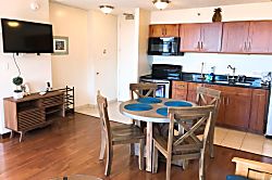 Waikiki Banyan#3502-I