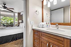 Maui Banyan T304