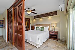 Waikiki Shore Waikiki Shore #918