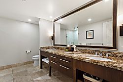 Honua Kai Hokulani 204 - Elegant guest bathroom with modern touches