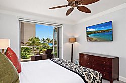 Honua Kai Hokulani 204 - Wake up refreshed in this breezy master suite with soft light and serene energy