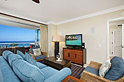 Honua Kai Hokulani 925 - Sink into plush comfort with the ocean as your backdrop