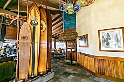 Honua Kai Konea 334 - The famous Duke's Restaurant is right on side and the perfect place for dinner with your f
