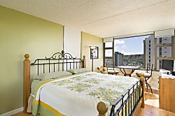 Waikiki Banyan #3401-I