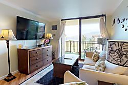 Kauhale Makai AC - living room