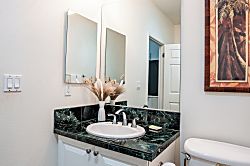 Ko Olina Coconut Plantation - Bathroom