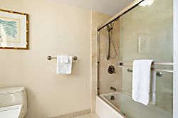 Waikiki Beach Tower #2001