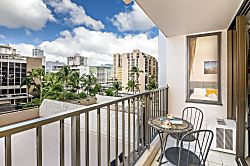 Waikiki Banyan 710 T1