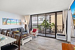 Waikiki Banyan 710 T1