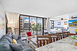 Waikiki Banyan 710 T1