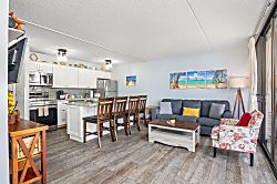 Waikiki Banyan 710 T1