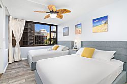 Waikiki Banyan 710 T1