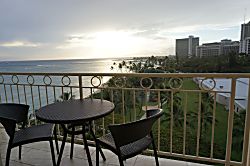 Waikiki Shore 805