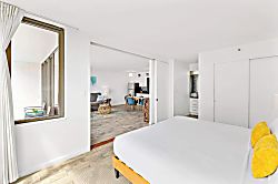 Waikiki Banyan 2704 T2