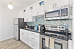 Waikiki Banyan 2704 T2