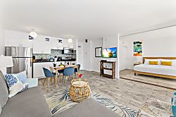 Waikiki Banyan 2704 T2