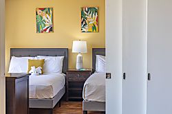 Waikiki Banyan 1910 T2