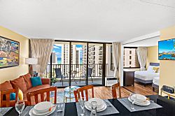 Waikiki Banyan 1910 T2