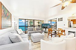 Waikiki Beach Tower Ocean 2 BDR on the 12th Floor - Bright living room with stunning ocean backdrop