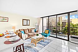 Waikiki Banyan 702 T1