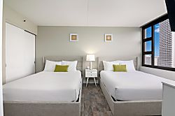 Waikiki Banyan 1804 T1